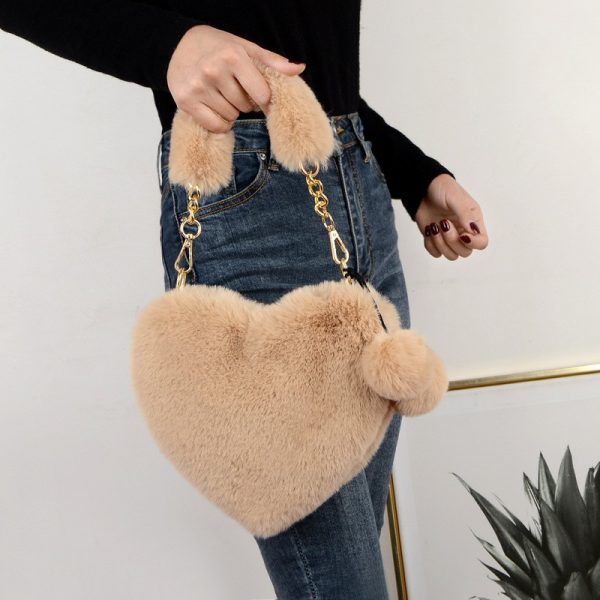 Fashion plush heart-shaped handbag for women, can be worn cross-body or in hand, peach heart coin purse