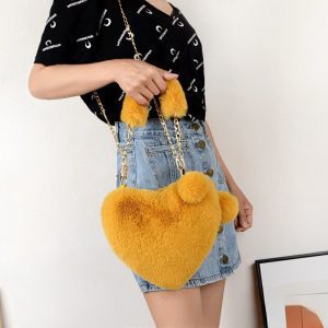 Fashion plush heart-shaped handbag for women, can be worn cross-body or in hand, peach heart coin purse