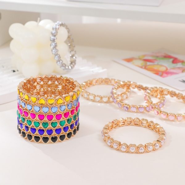 Love alloy diamond bracelet colorful heart-shaped bracelet ladies elastic bracelet fashion jewelry a variety of colors optional