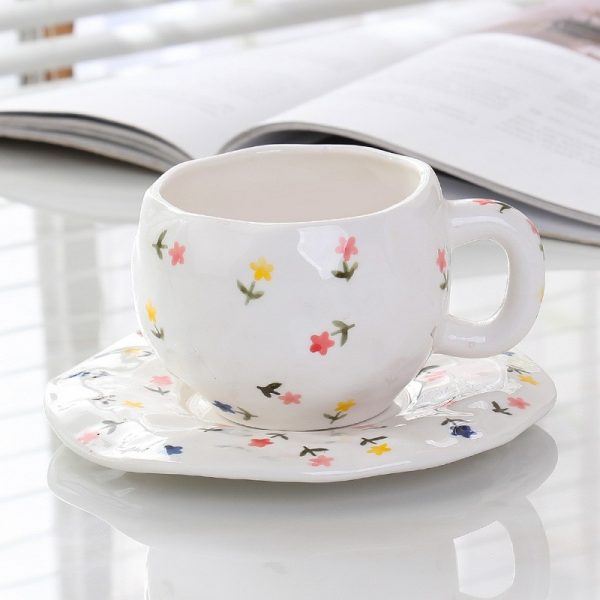 Handmade creative ceramic cup and saucer set Irregular hand-painted love cute mug flower water cup capacity 300ml high temperature firing 34 patterns can be chosen for coffee, tea, cocoa, a variety of hot and cold drinks Free cat claw spoon and cat claw colander