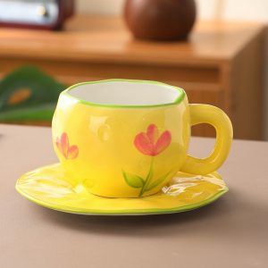 Handmade creative ceramic cup and saucer set Irregular hand-painted love cute mug flower water cup capacity 300ml high temperature firing 34 patterns can be chosen for coffee, tea, cocoa, a variety of hot and cold drinks Free cat claw spoon and cat claw colander