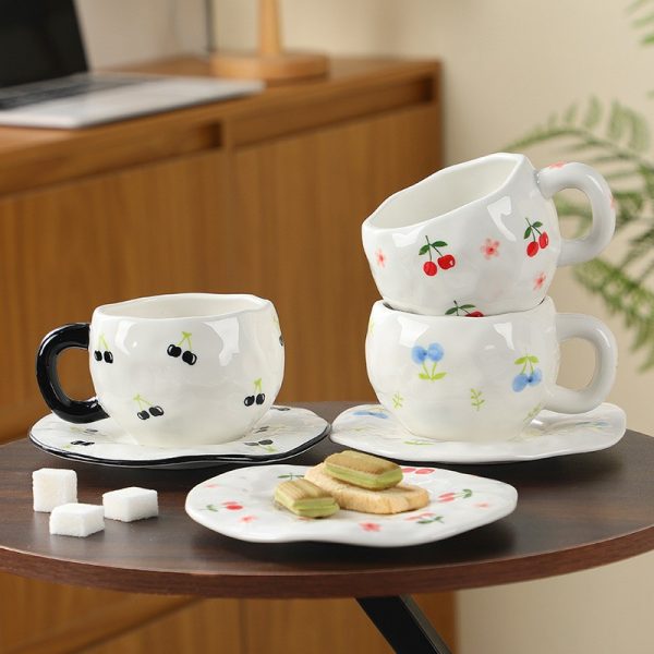 Handmade creative ceramic cup and saucer set Irregular hand-painted love cute mug flower water cup capacity 300ml high temperature firing 34 patterns can be chosen for coffee, tea, cocoa, a variety of hot and cold drinks Free cat claw spoon and cat claw colander