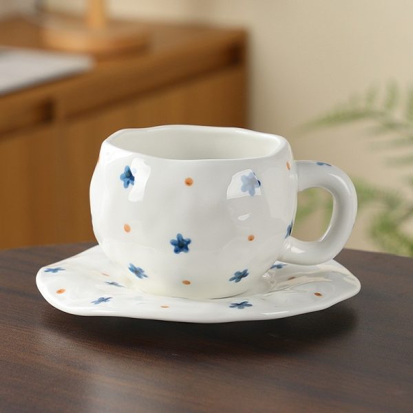 Handmade creative ceramic cup and saucer set Irregular hand-painted love cute mug flower water cup capacity 300ml high temperature firing 34 patterns can be chosen for coffee, tea, cocoa, a variety of hot and cold drinks Free cat claw spoon and cat claw colander