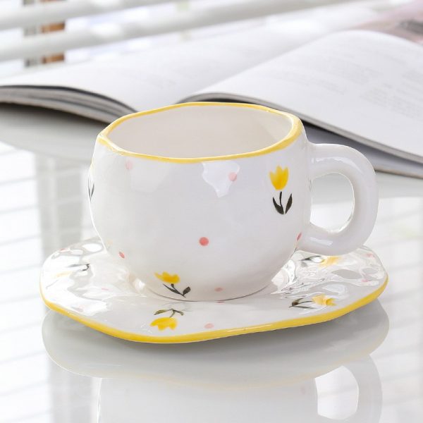 Handmade creative ceramic cup and saucer set Irregular hand-painted love cute mug flower water cup capacity 300ml high temperature firing 34 patterns can be chosen for coffee, tea, cocoa, a variety of hot and cold drinks Free cat claw spoon and cat claw colander